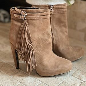 NWOB SAM EDELMAN Tan Suede Boots with Tassles.